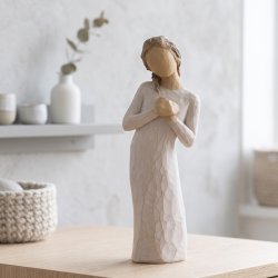 �rbillede af Willow Tree figuren Here for You i et lyst, skandinavisk hjem. Den perfekte omsorgsgave og alternativ til blomster, n�r du vil vise din st�tte.