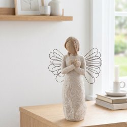Willow Tree Remembrance. En smuk mindegave st�ende i stue p� sk�nk.
