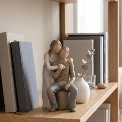 Willow Tree You and Me figur st�ende i reol