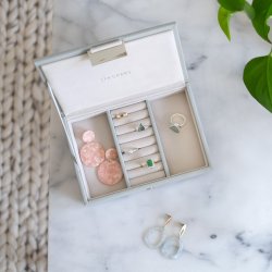 Lille Smykkeskrin - Stackers Mini Pebble Grey Top m. lg