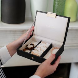 Lille Smykkeskrin - Stackers Mini Sort Top m. lg